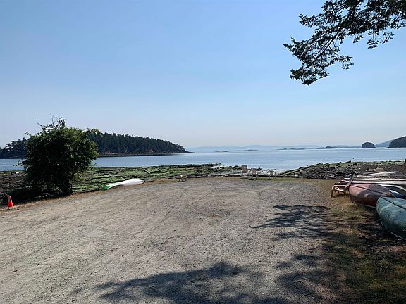 2nd image of 531 Arbutus Dr