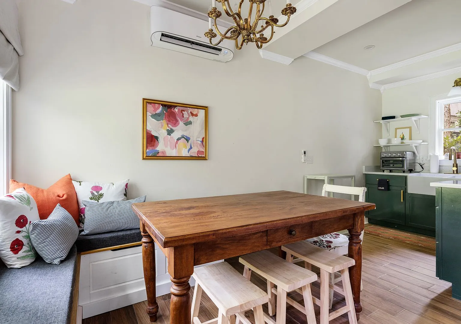 The Garden Cottage- 134 Sans Souci, Unit B — Photo 4