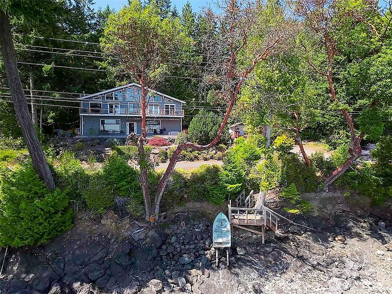 2nd image of 400 Seal Rock Road