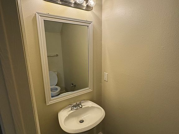 4th image of 1530 Kay Ave APT B