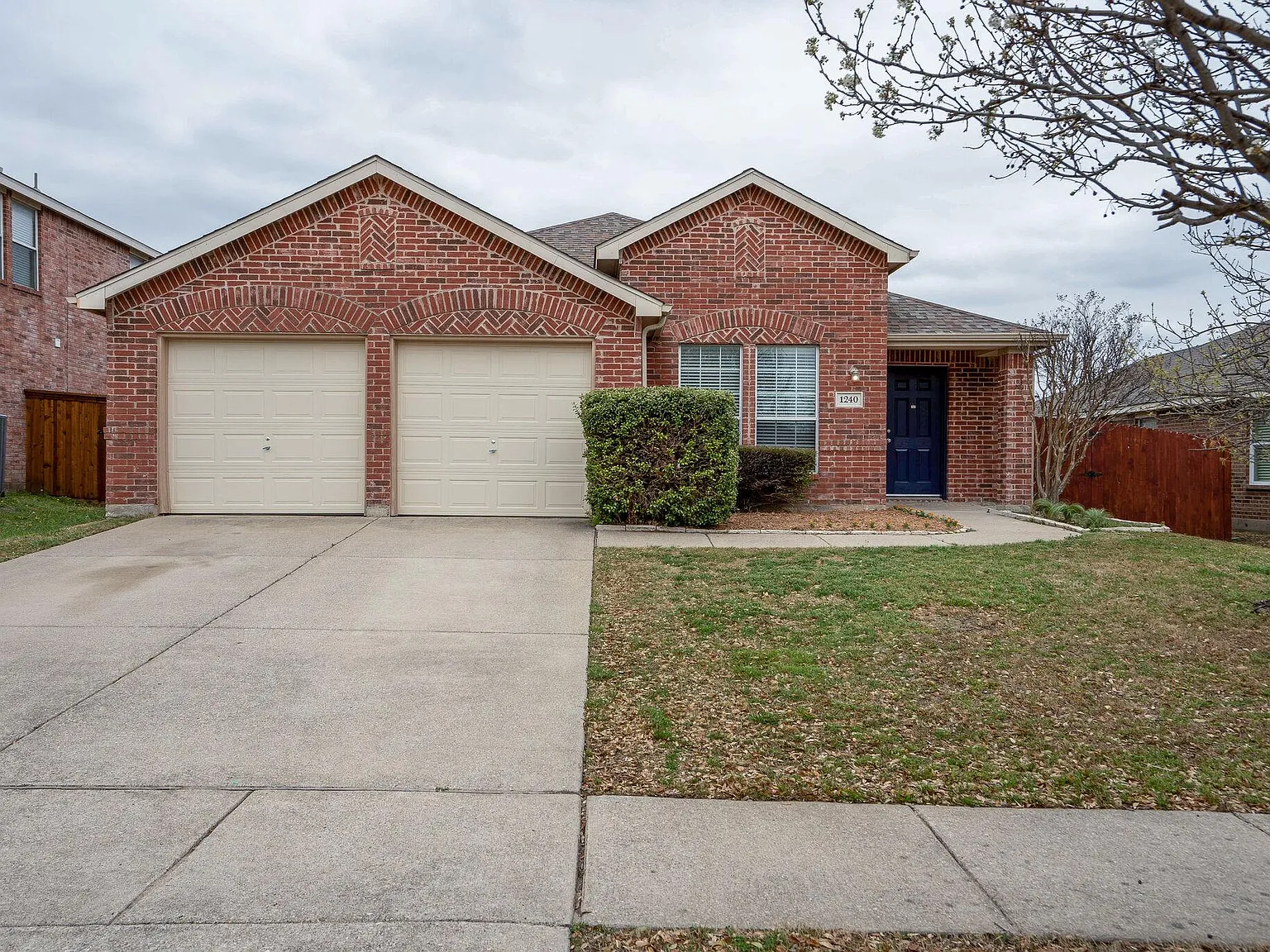 1240 Miller Ln — Photo 2