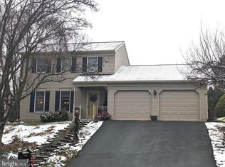 145 Cliff Ln, Elizabethtown, PA