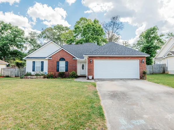 611 Sark Dr, Warner Robins, GA 31088