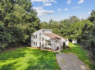 95 Briar Ln, Mohegan Lake, NY 10547