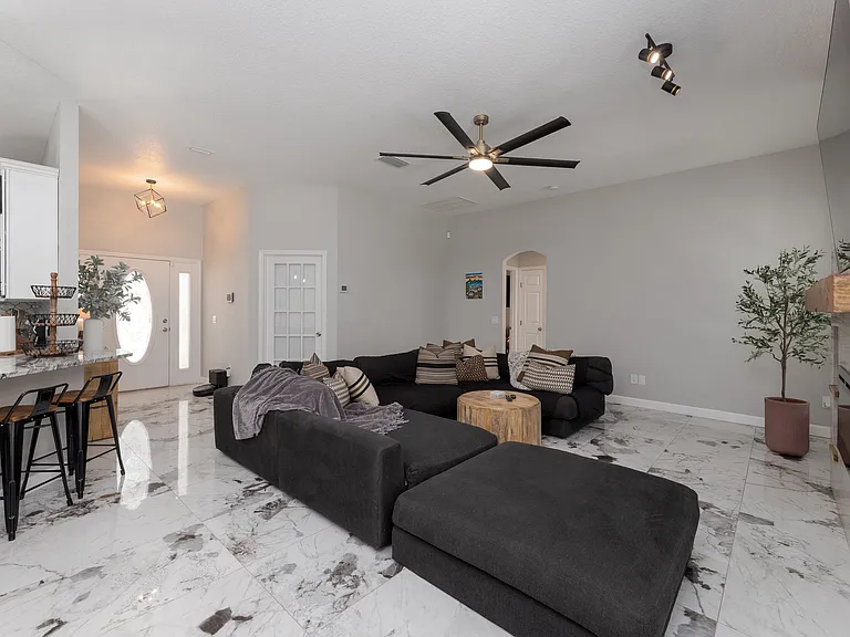 1489 Bluejay Dr — Photo 8