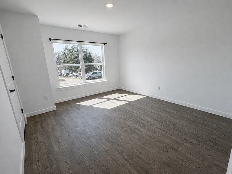 12 Catawba Ave — Photo 11