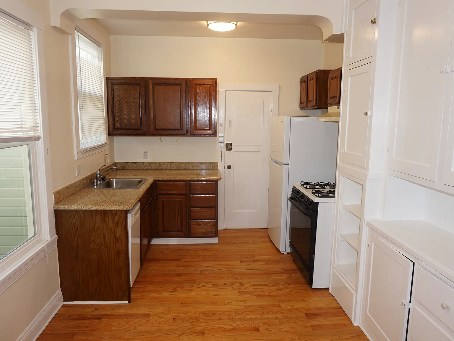 Studio, $3,950 — Photo 2