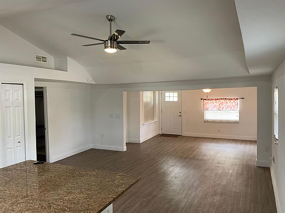 3rd image of 721 Coke Ave