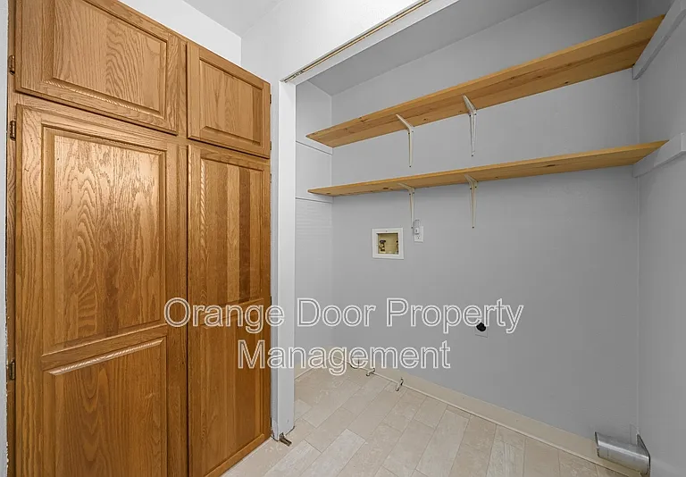 834 S 72nd St — Photo 26