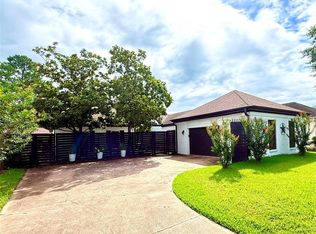 11942 Briar Forest Dr, Houston, TX 77077
