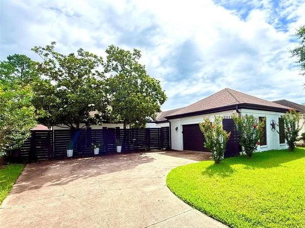 11942 Briar Forest Dr, Houston, TX 77077