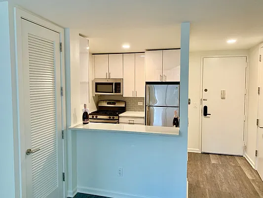 Rented by The Dermot Realty Management Company | media 32