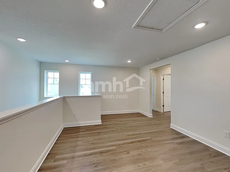 5696 Oesterle Rd — Photo 7