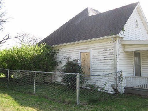2nd image of 226 N Park St
