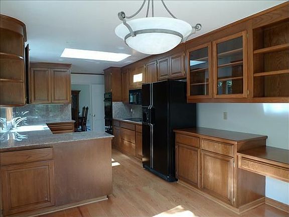 3rd image of 13587 Saraview Dr
