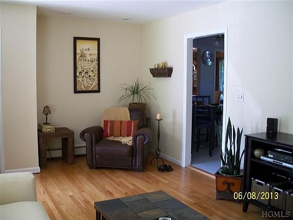 5th image of 6 Orchard Dr