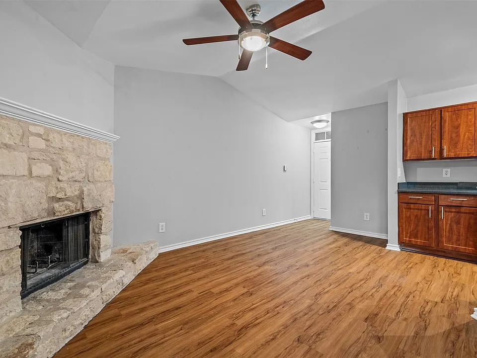 6804 N Capital Of Texas Hwy #128