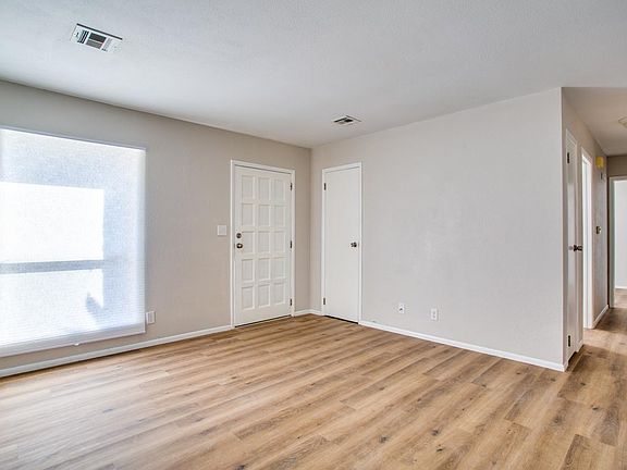 2nd image of 2810 W Pine Ave
