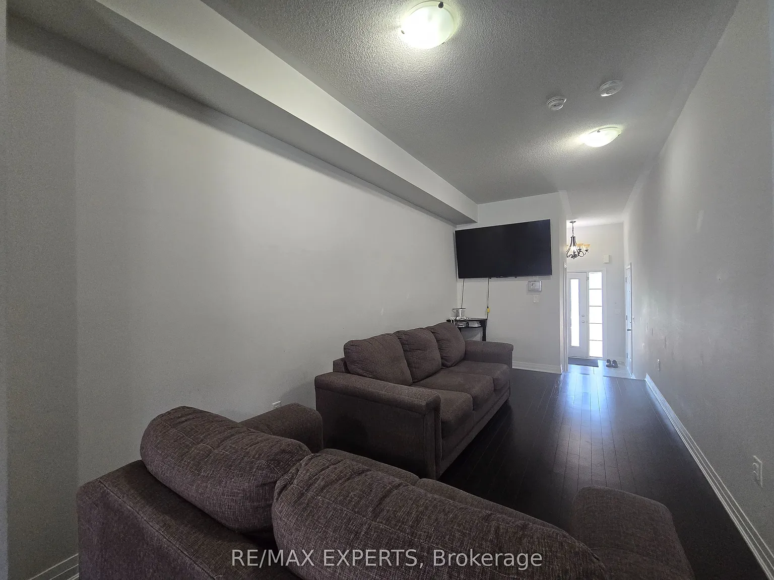 3 bed, $3,000 — Photo 3