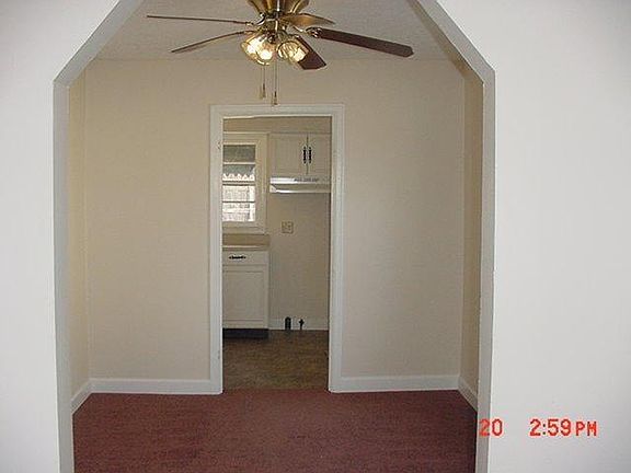 4th image of 303 Creekview Dr