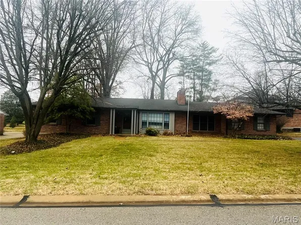 1319 Kendon Dr, Saint Louis, MO 63131