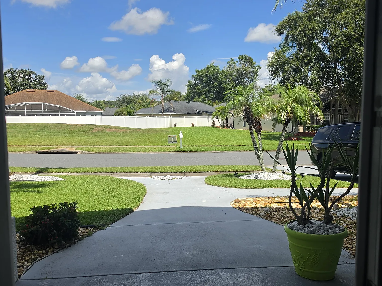 4 bed, 2601 sqft, $4,700 — Photo 2