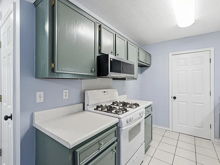 1201 Copper Creek Dr — Photo 11
