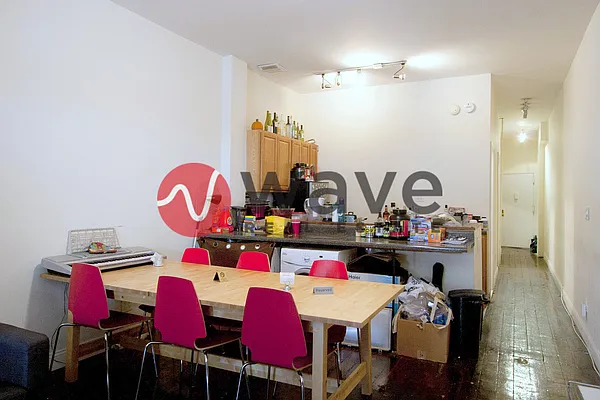 Rented by Wave Real Estate Group | media 77