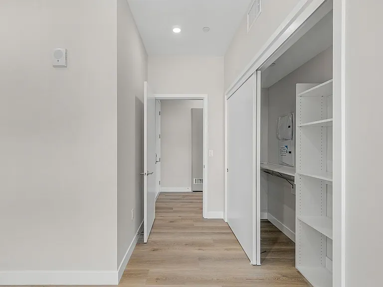 825 Coronado-Building — Photo 123