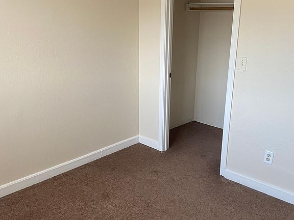 2nd image of 1104 SE Baseline St #A