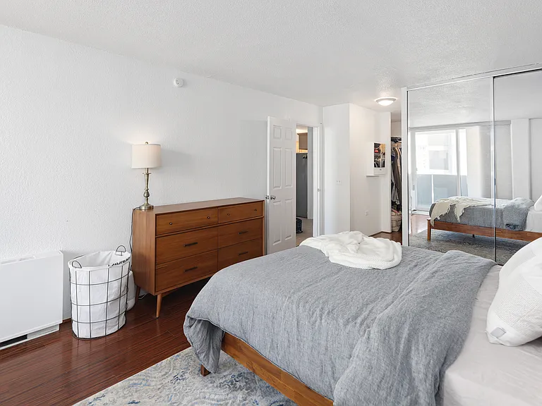 909 N Logan St #8F — Photo 24