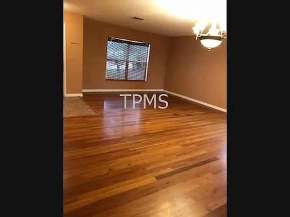 3rd image of 1889 Crestridge Dr