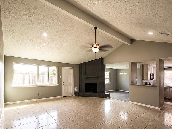 5th image of 1819 Fresh Meadow Dr