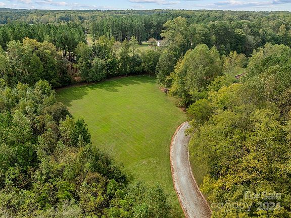 5th image of 340 Farm Estates Dr