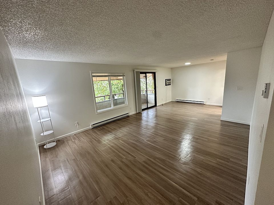 1st image of 3414 S Grand Blvd