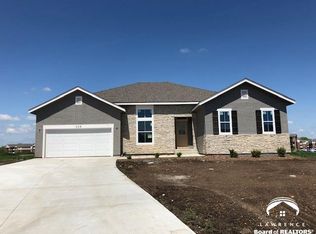 305 Shannon Ct, Lawrence, KS 66049