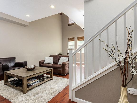 5th image of 553 Loch Lomond Way