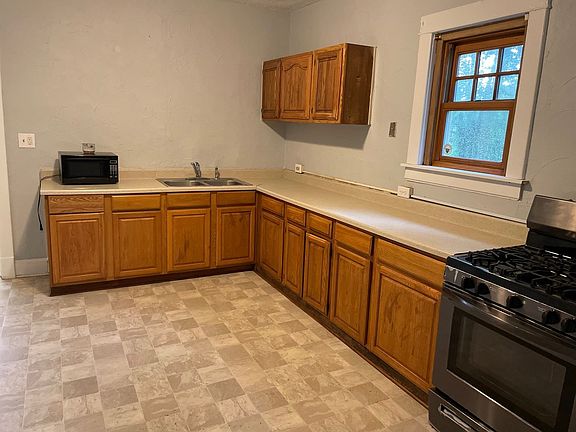 3rd image of 11604 E Deerson St