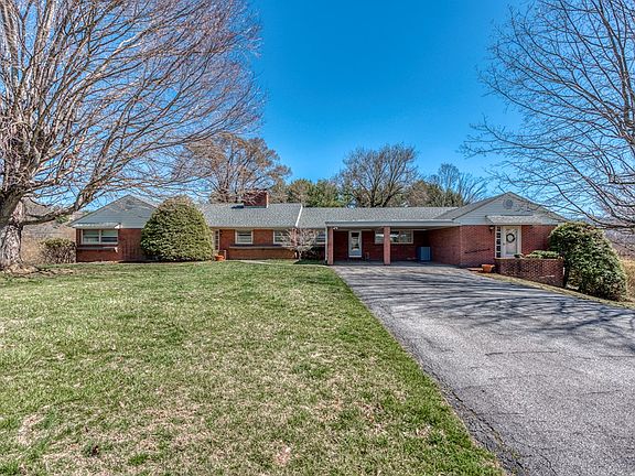 3rd image of 149 Dogwood Dr