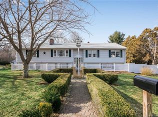 2 Victoria Dr, Branford, CT 06405