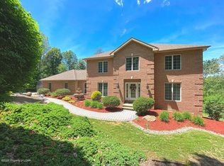 22 Manchester Dr, Wilkes Barre, PA 18702