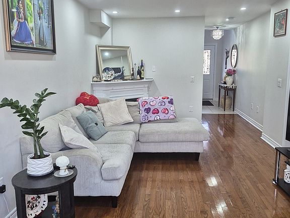 5th image of 30 Trevino Cres