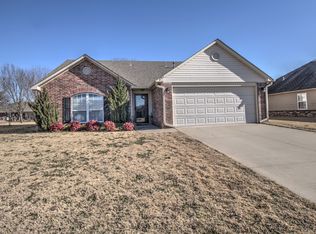2763 Summerfield Pl, Pryor, OK 74361