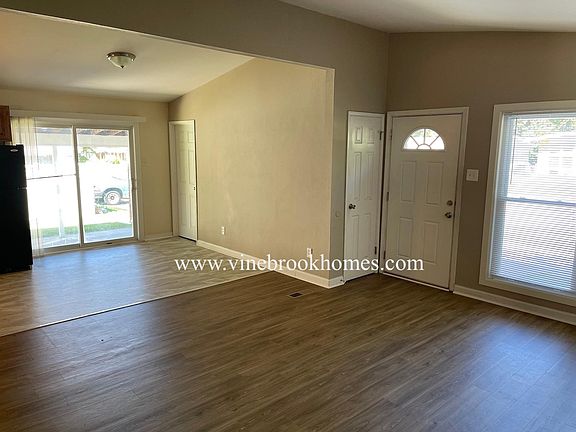 4th image of 1060 Saint Anthony Ln