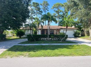1492 Scottsdale Rd N, West Palm Beach, FL 33417