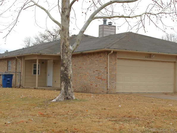 6657 S Utica Pl, Tulsa, OK 74136
