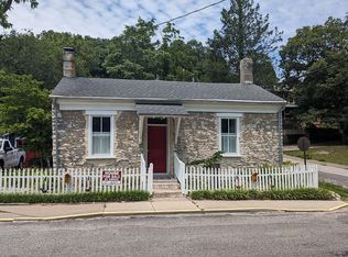 7 Mill St, Elsah, IL 62028