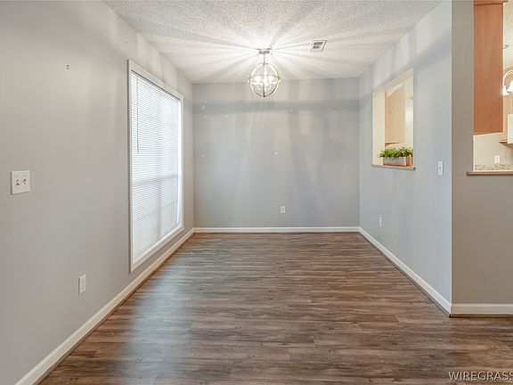 3rd image of 114 Palm Dr