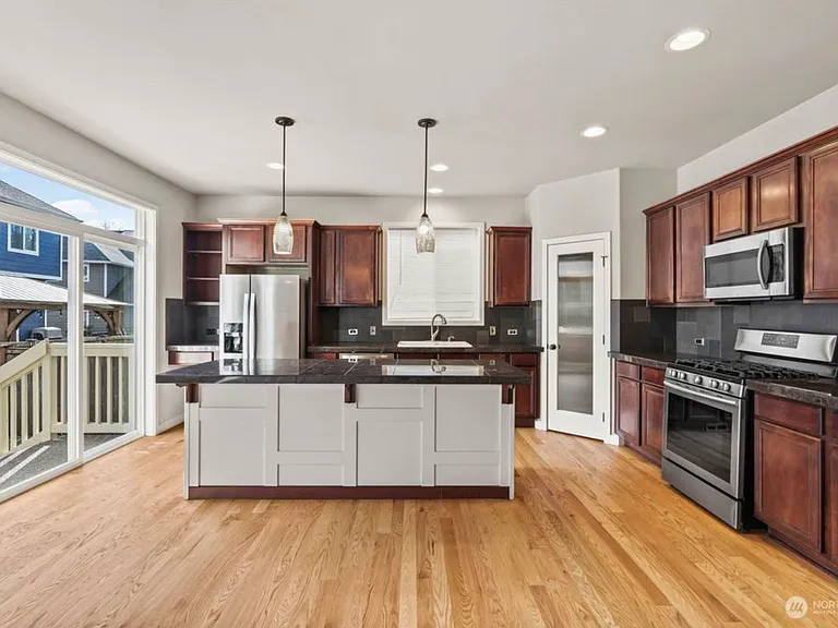 8418 153rd St E — Photo 11
