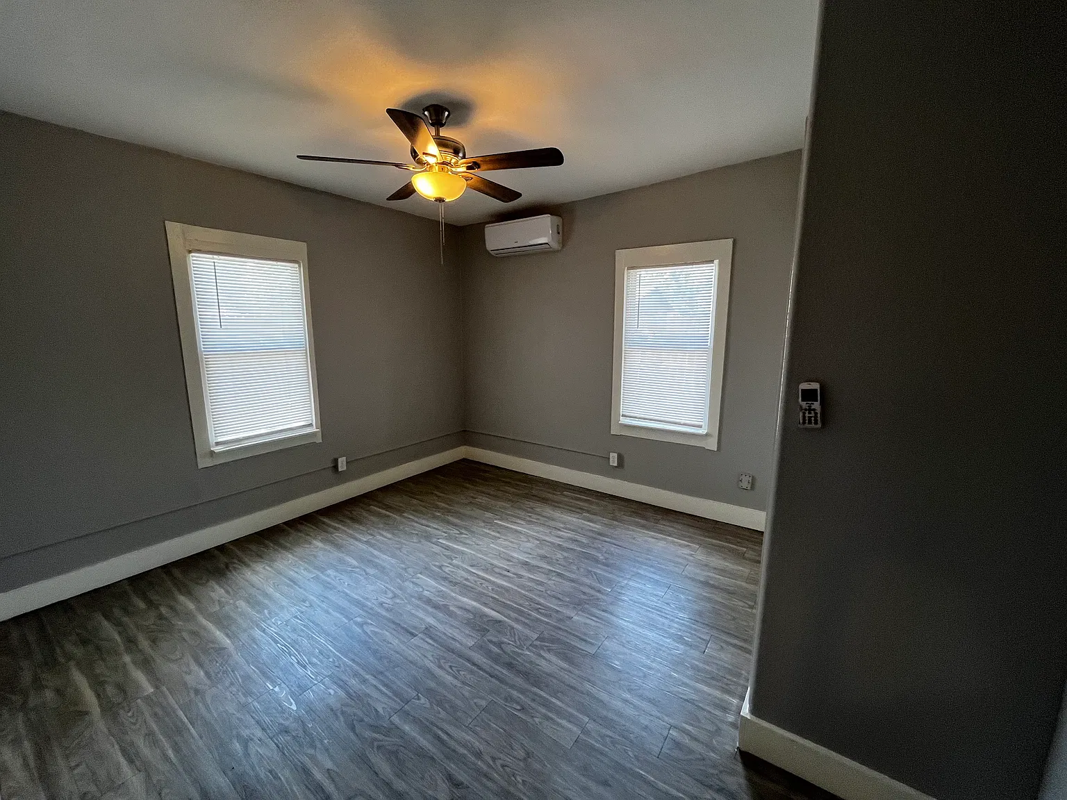 302 E Lindbergh Blvd — Photo 4